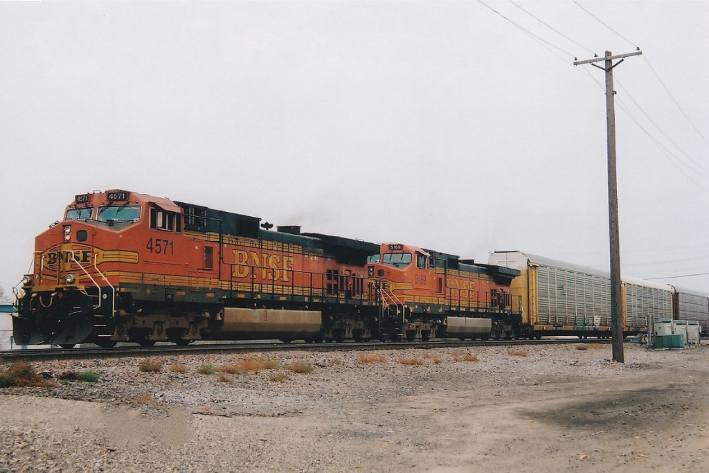 BNSF 4571 East